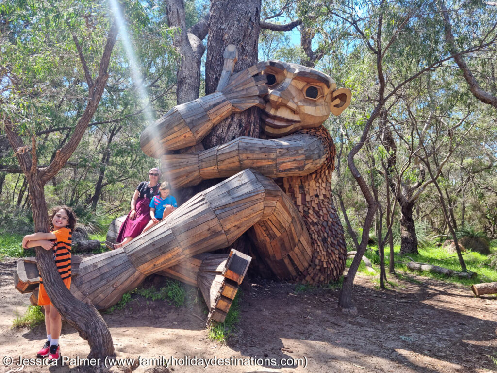 Giants of Mandurah - Jyttes Hytte