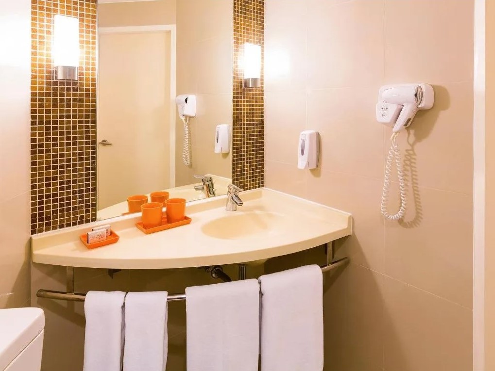 Ibis Bangkok Riverside