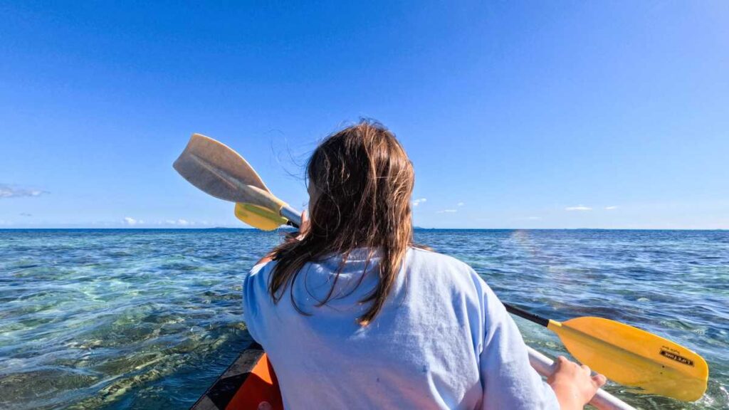 fiji vs vanuatu - kayaking around Treasure Island, Fiji